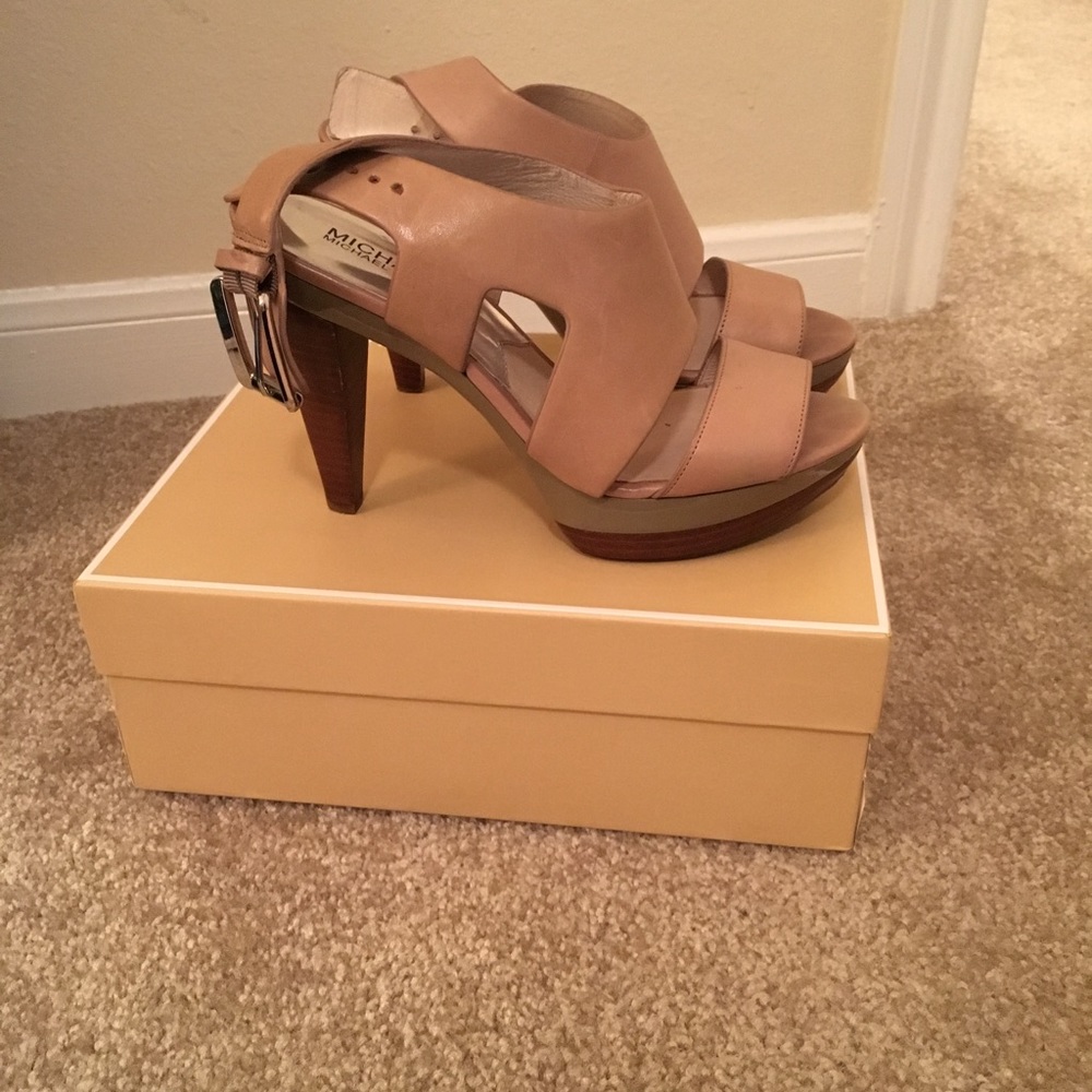 Michael Kors "Carla Platform" 8